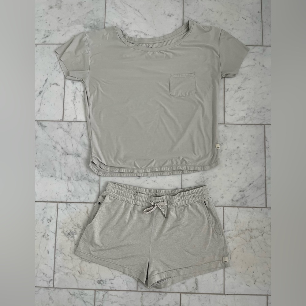 Vuori - Coordinating Shirt & Shorts Set - Size M